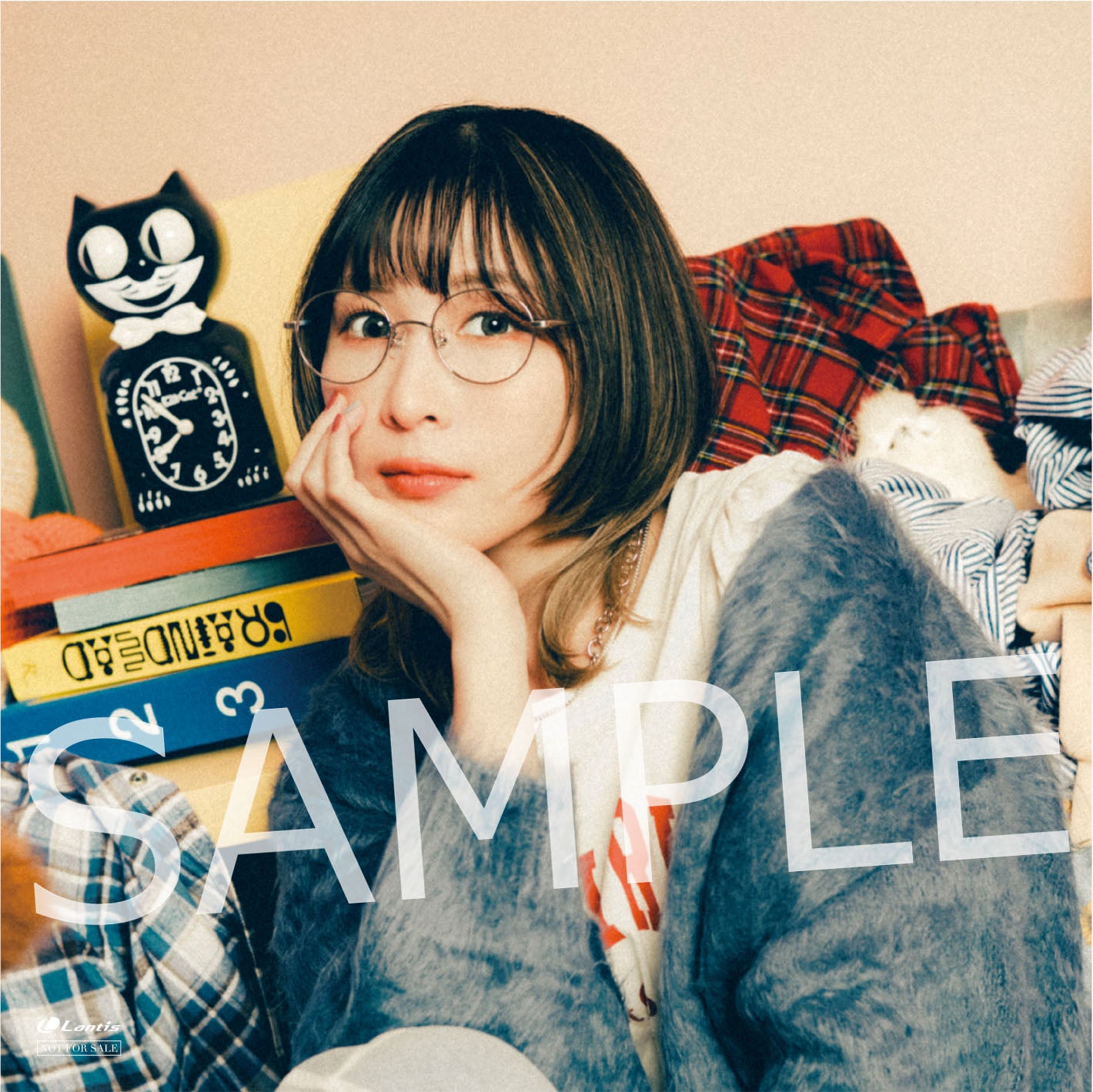 Online Sales Corner Exclusive Bonus: Hand-signed CD Size Jacket Card (120 x 120mm)